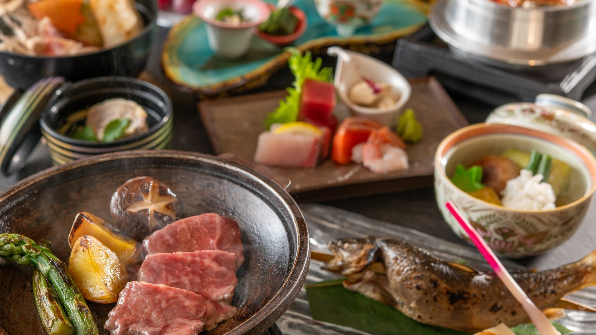 【土地の恵み会席・夏】季節の地産食材満載！姫神和牛の陶板焼きやきりたんぽ鍋を堪能