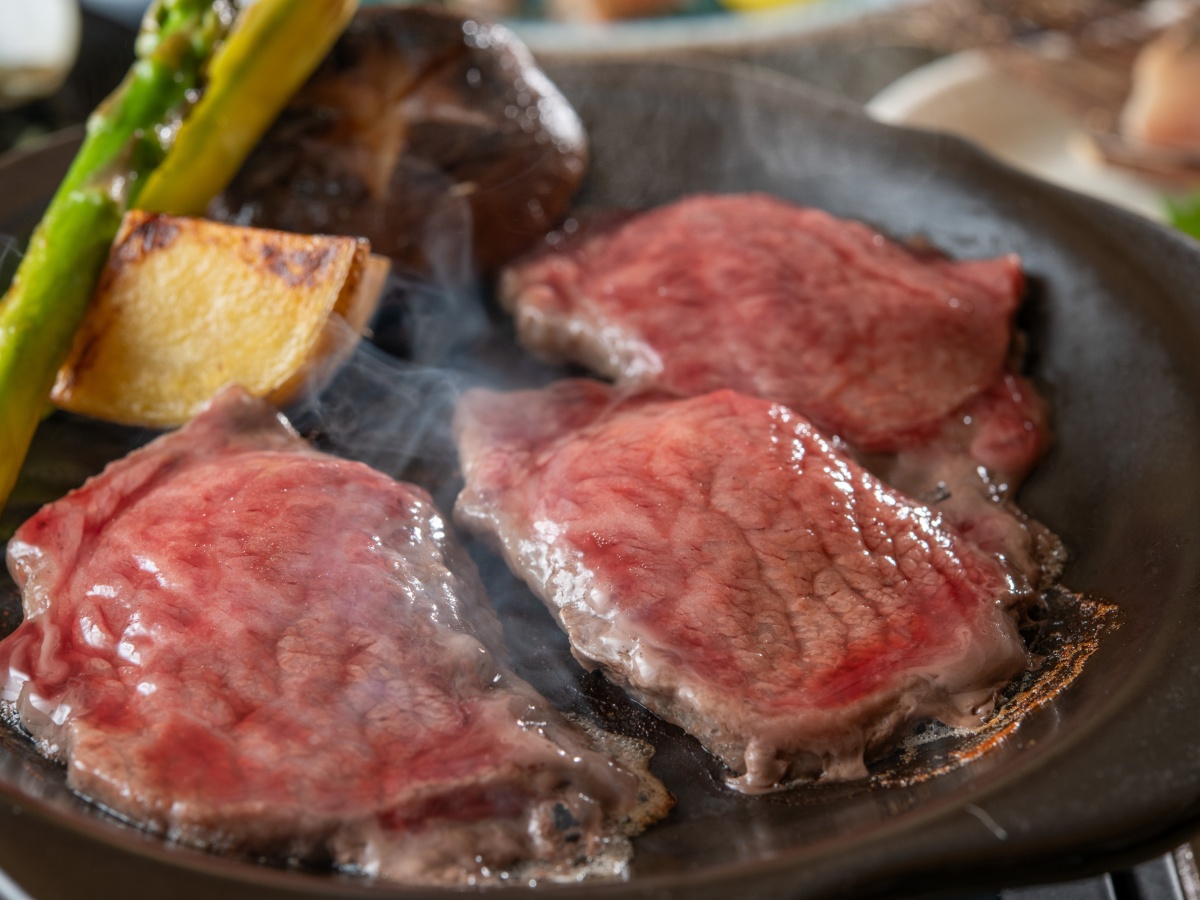 【極み会席・春】前沢牛陶板焼きやズワイガニ、山菜漬物寿司！秋田の春味覚を堪能！