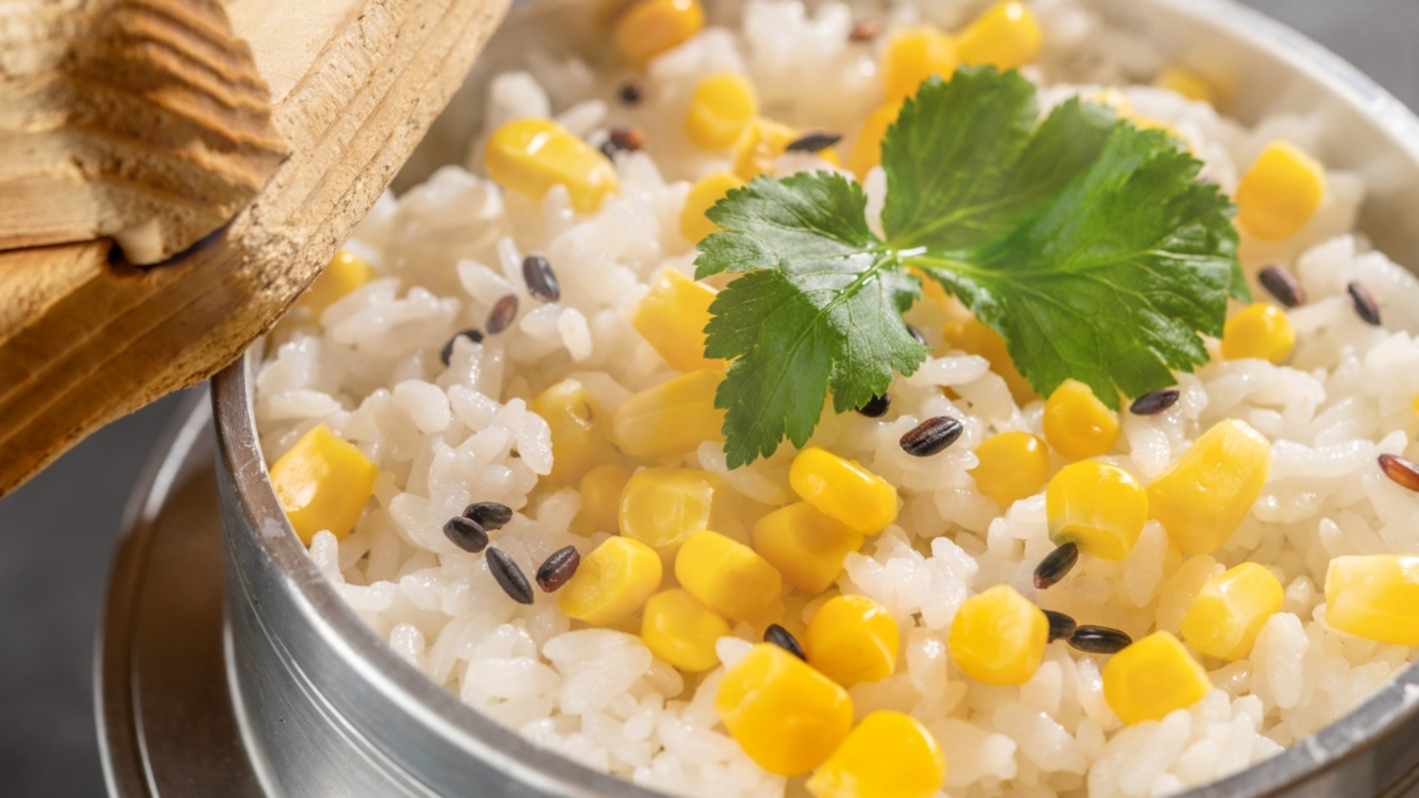 【季節の会席/夏】とうもろこしの釜飯（6月～8月）