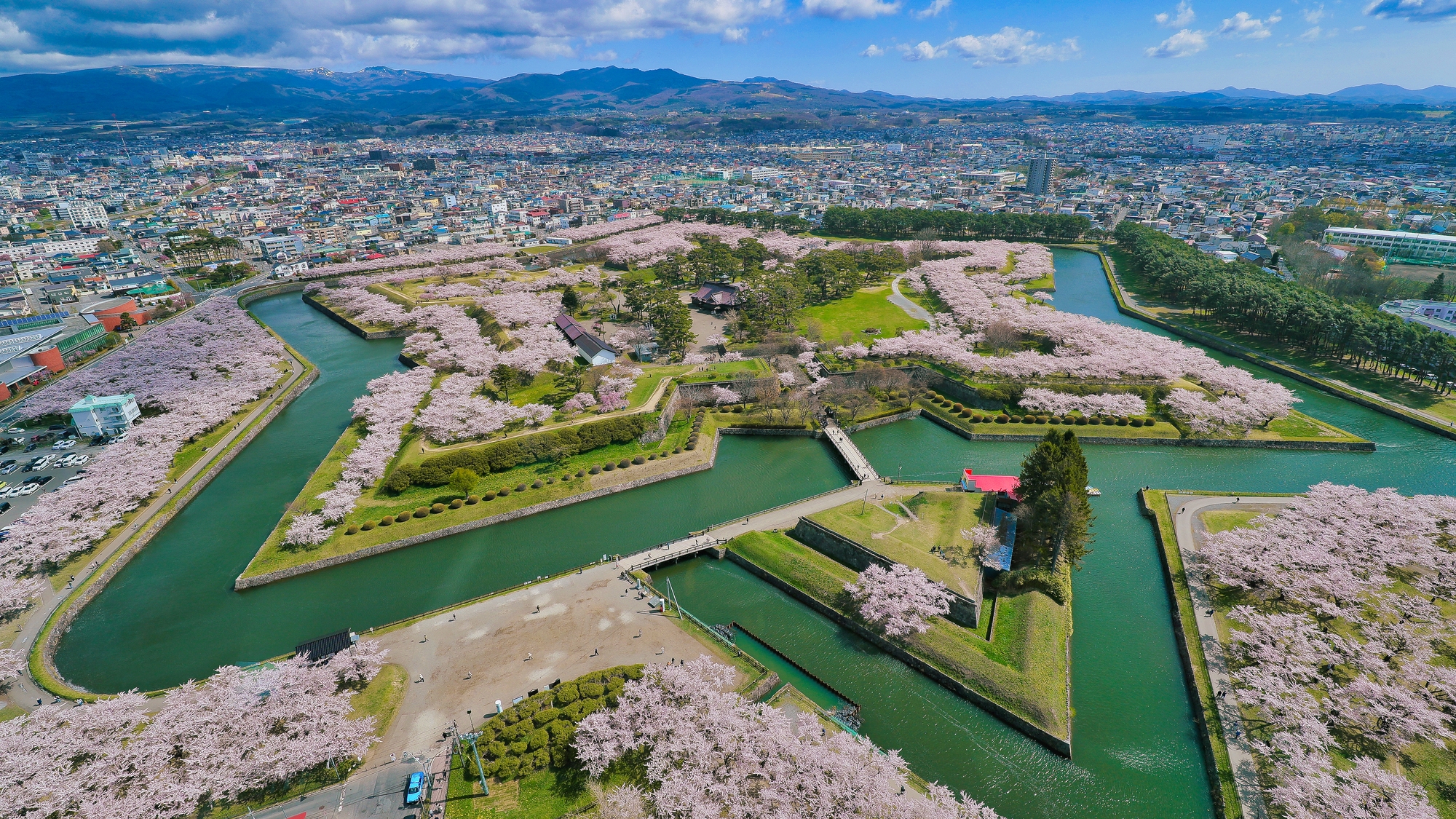 【当館から車で約15分】五稜郭公園