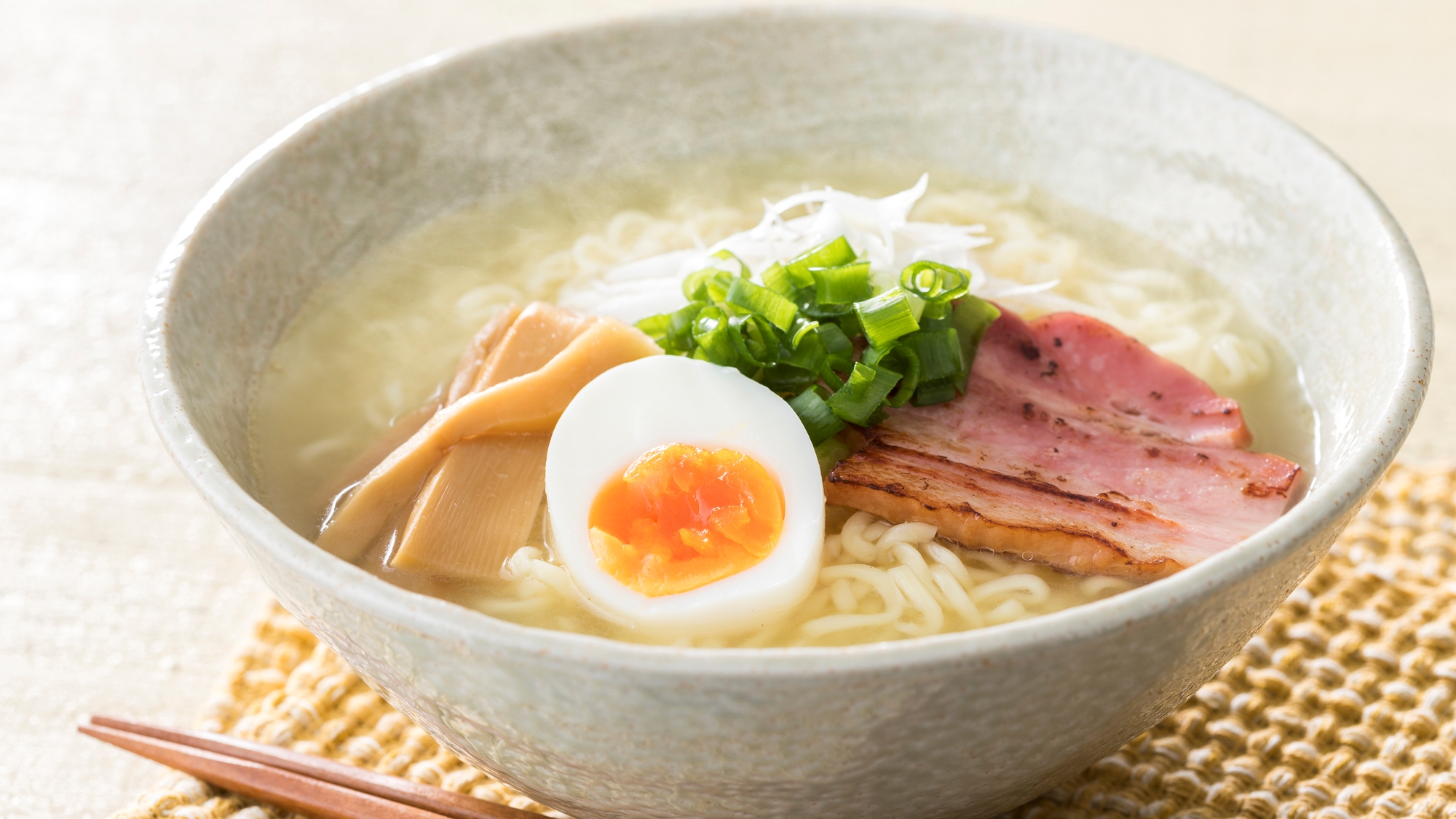 地元のおいしいお食事処ございます