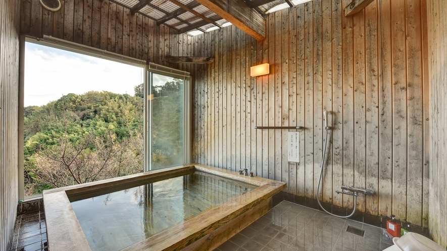 *■無料貸切風呂　「檜風呂」　素晴らしい眺望をお楽しみください。