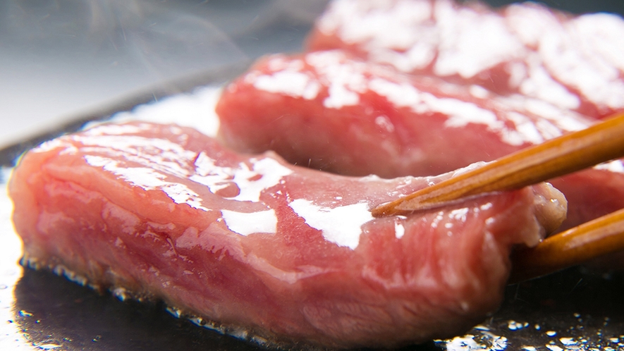 【黒毛和牛ステーキ一例】じゅ～っと焼ける音が食欲をそそる♪甘い脂と柔らかな肉が特徴の黒毛和牛を使用！
