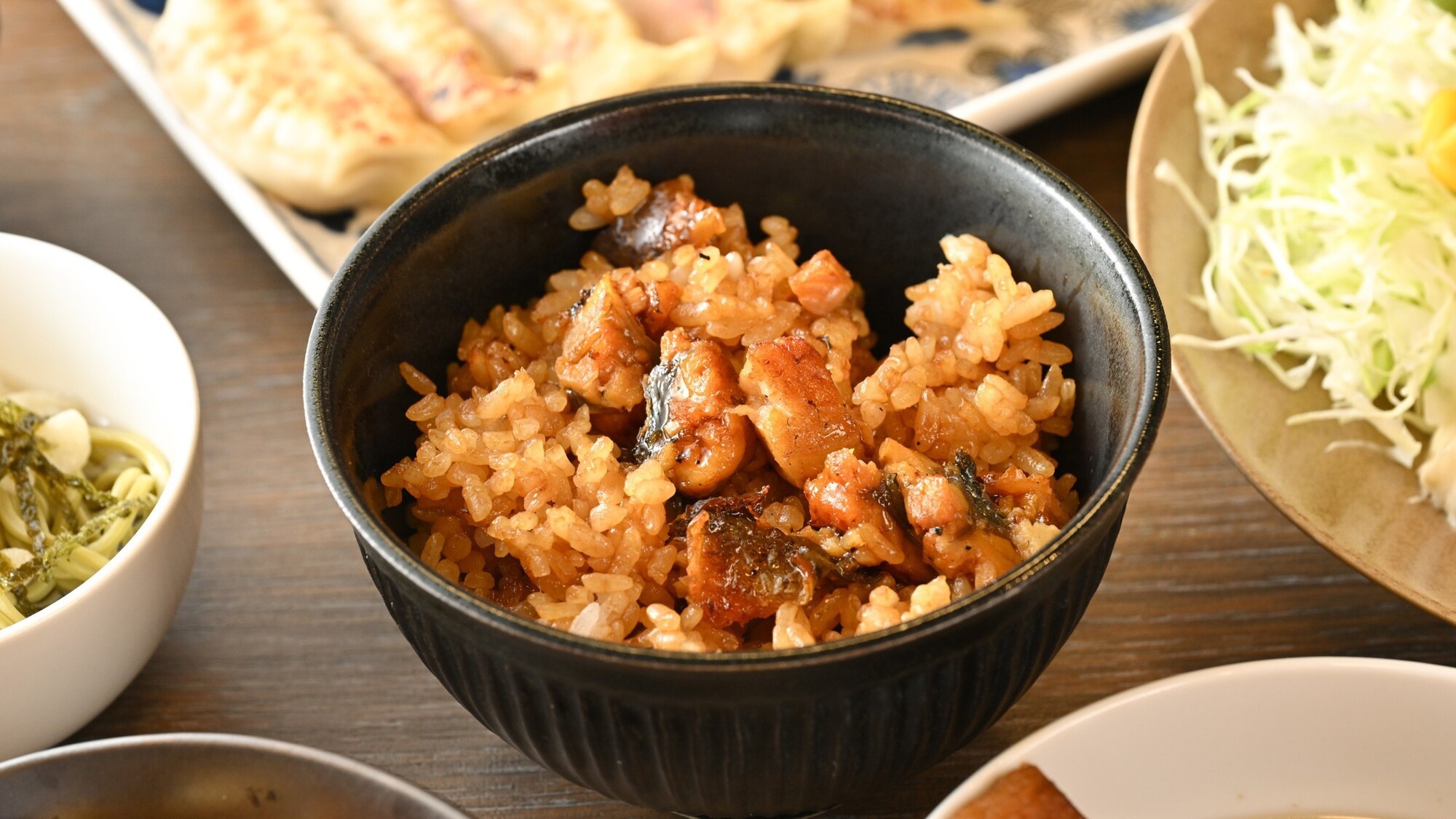 ひつまぶし・・・そのまま食べても良し、薬味を掛けても良し、色々な食べ方をお試しください。