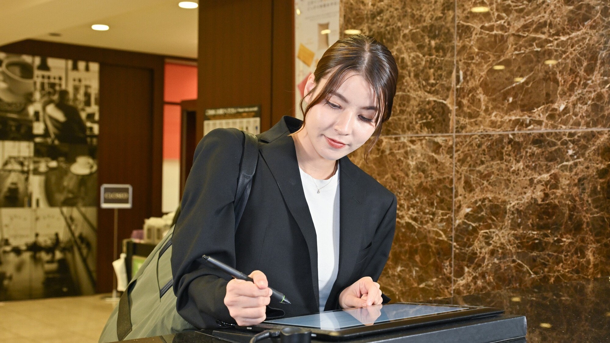 【フロント】対面チェックイン、機械でのチェックインどちらでもOK