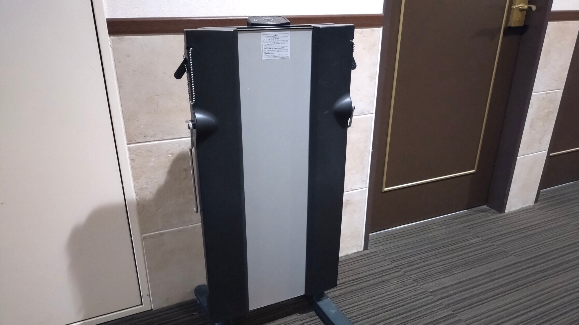 【廊下設置備品】ズボンプレッサー