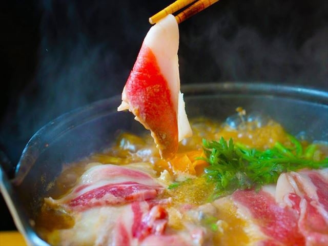 【あったか★猪鍋付】お肉の旨味がぎゅっ！と詰まったやわらか美味しいイノシシのお肉です★1泊２食付き