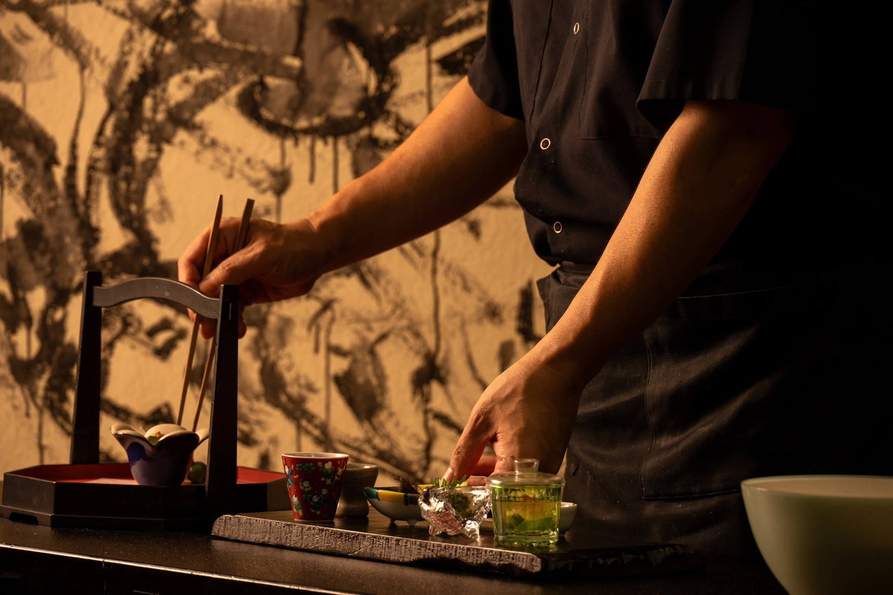 【基本｜宝生亭会席】魚屋「桑原」目利きの朝獲れ刺身4種盛◆名物うま辛味噌の陶板焼と美肌の湯