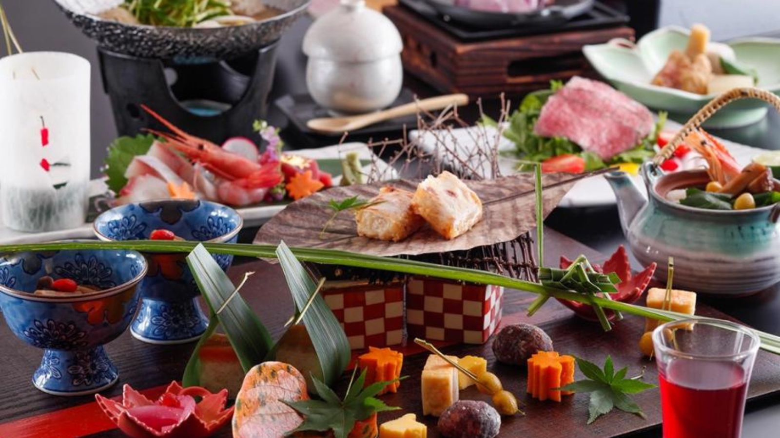 旬の食材を盛り込んだ会席料理（一例）