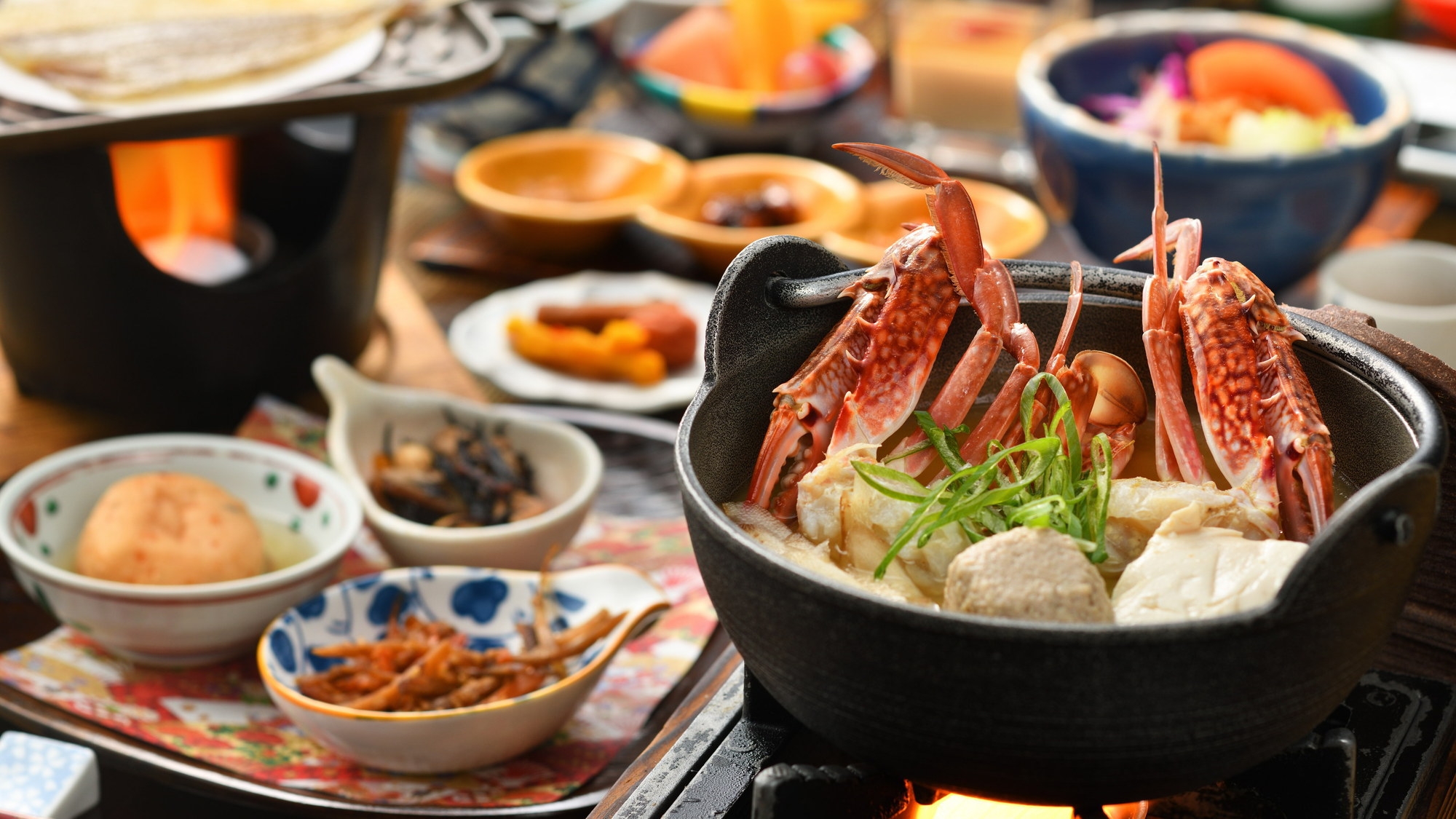 【1泊朝食】ワタリガニの味噌汁で目覚める加賀の朝◆夜は21時から夜なき蕎麦、早朝コーヒーも無料