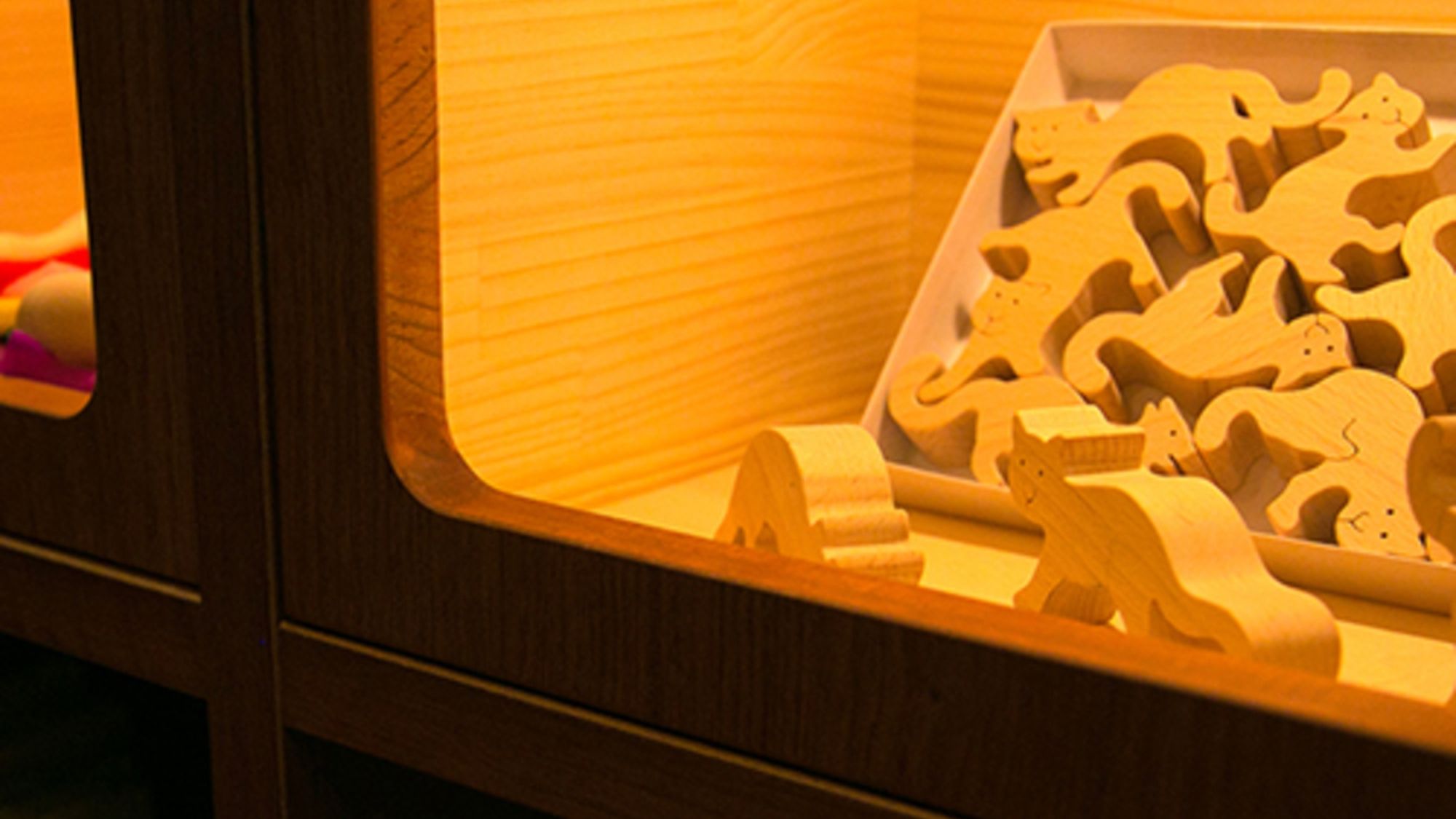 ◆玩具◆開けると夢が飛び出す宝箱♪ケースからご自由にお取りください