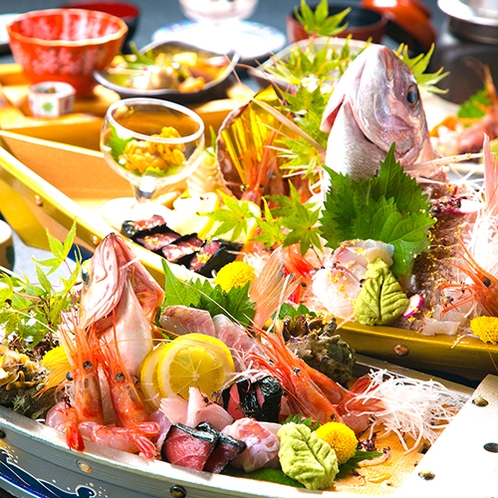 ◆ご夕食◆魚には一切の妥協なし！北陸の海の恵みをお腹いっぱいお楽しみください。