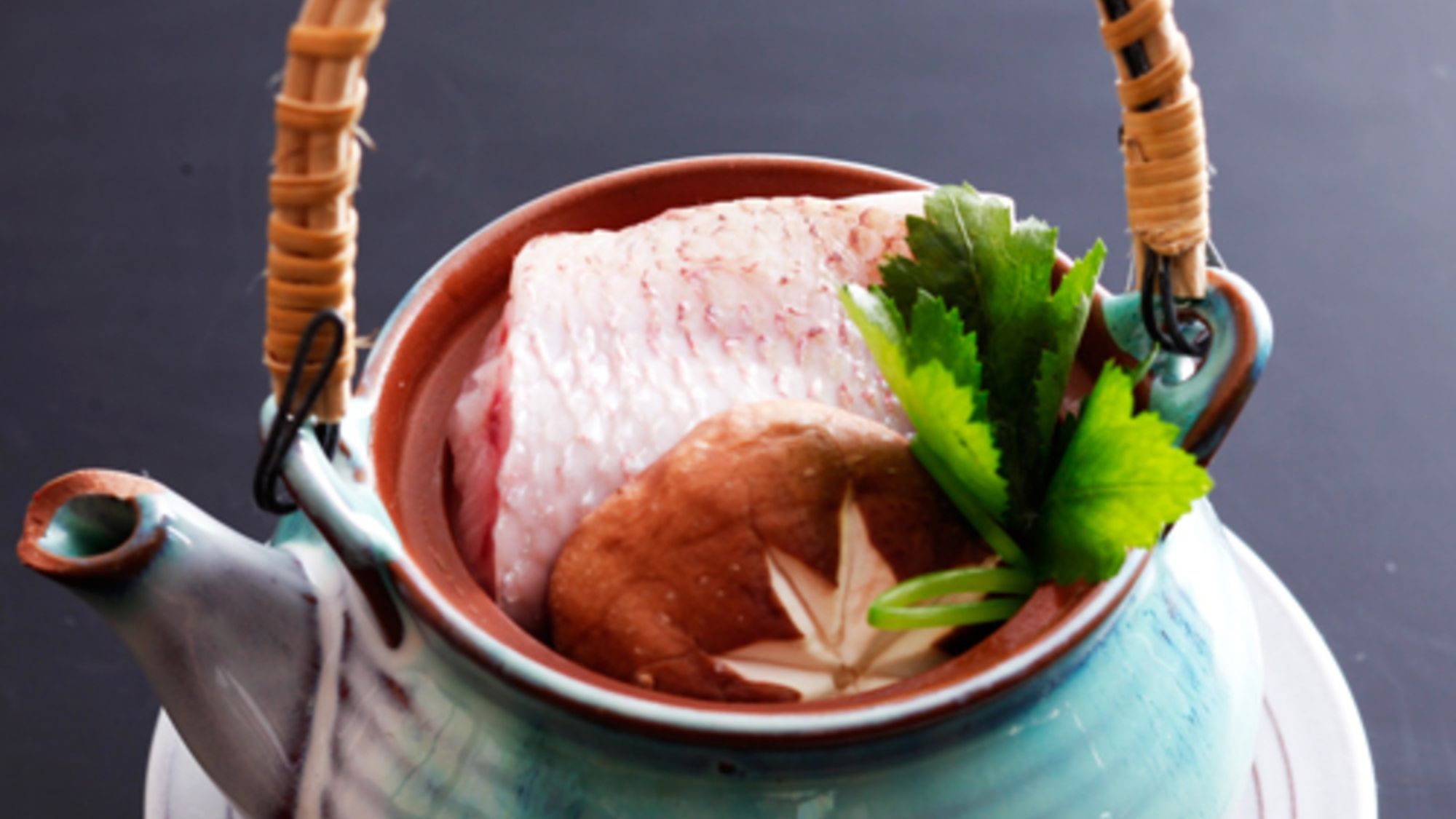 【のどぐろ土瓶蒸し】優しい味わいのお出汁にのどぐろの旨味が広がる&hellip;至福の時を感じる一品。