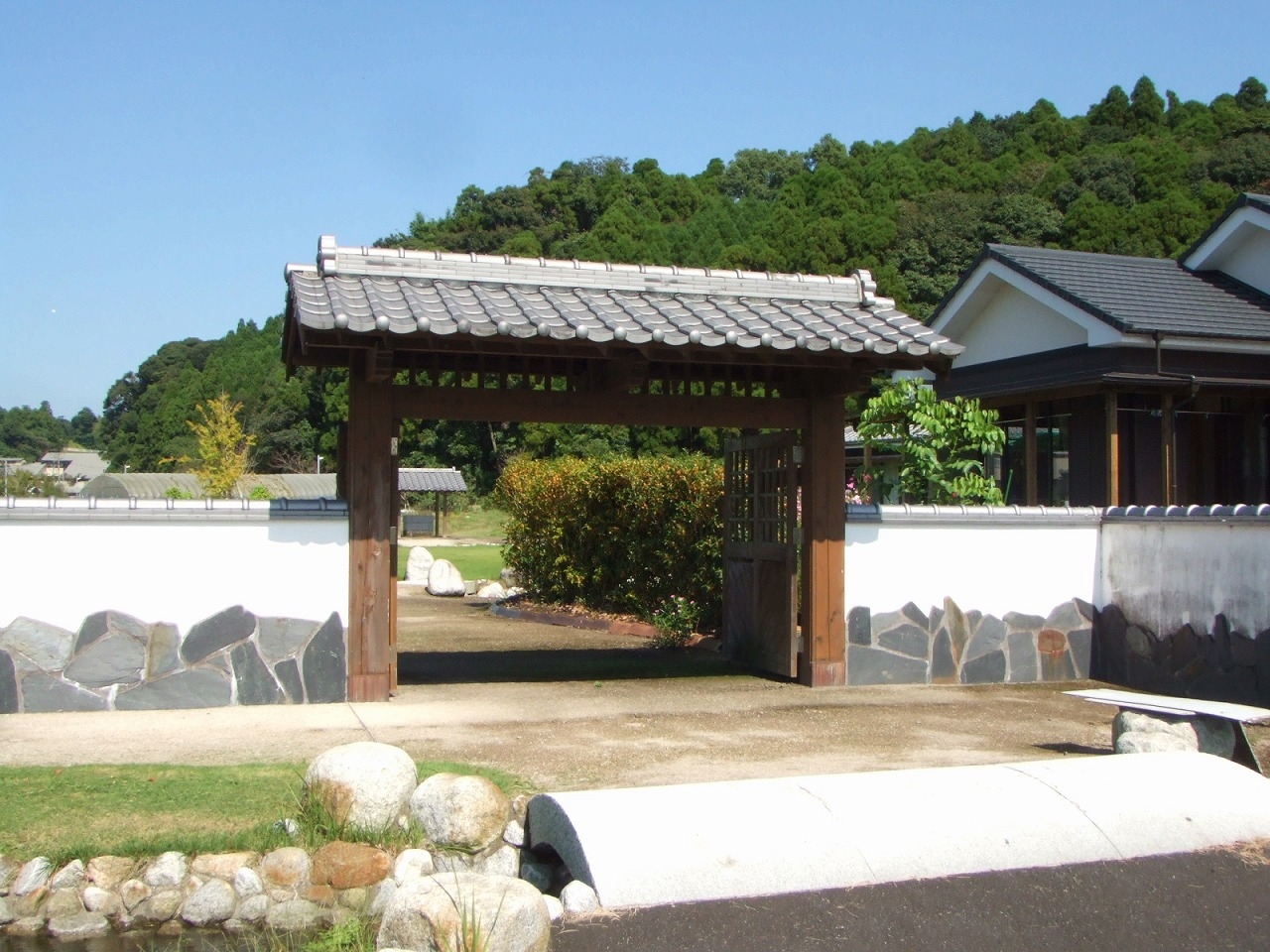 大部屋に５人で雑魚寝プラン