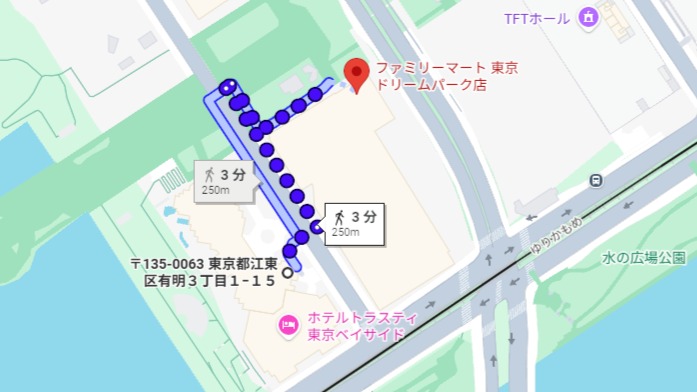 最寄りのコンビニまで徒歩3分。ファミリーマート営業23時まで