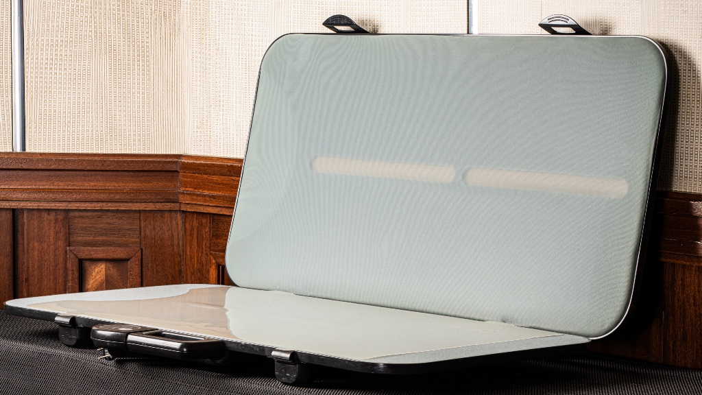 【客室】ズボンプレッサーを常備