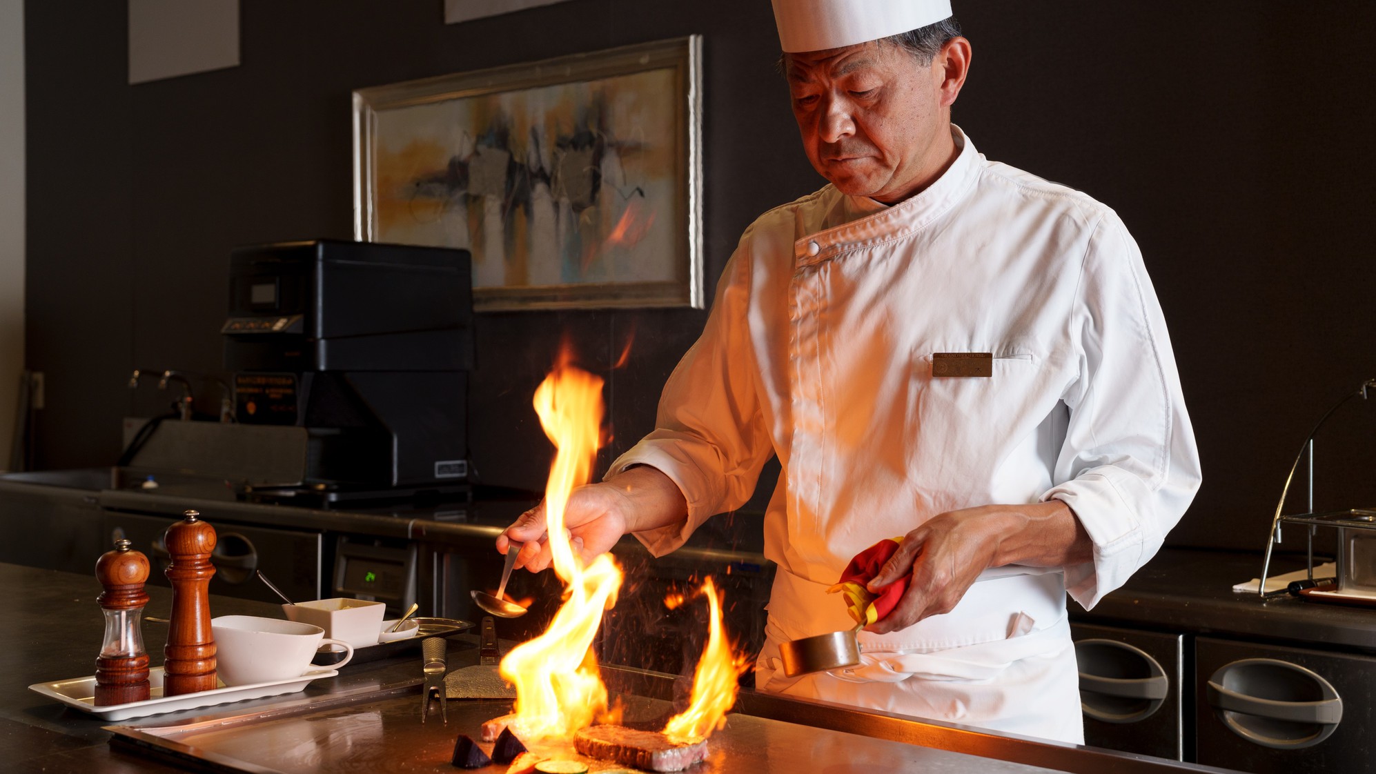 【LUXDAYSセール】《石垣牛鉄板焼き・石垣牛焼肉・あぐー豚しゃぶしゃぶ》から選べるディナー付き。