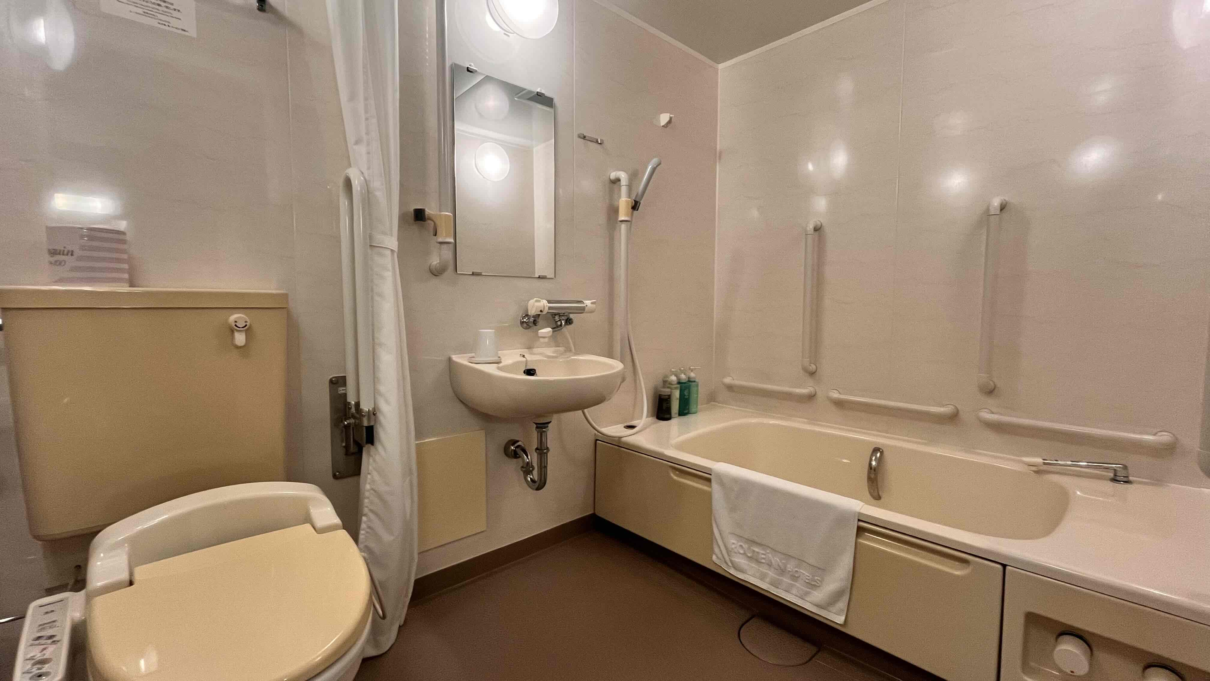 ◇ユニットバス◇手すりが多く床は滑りにくい仕様となっています