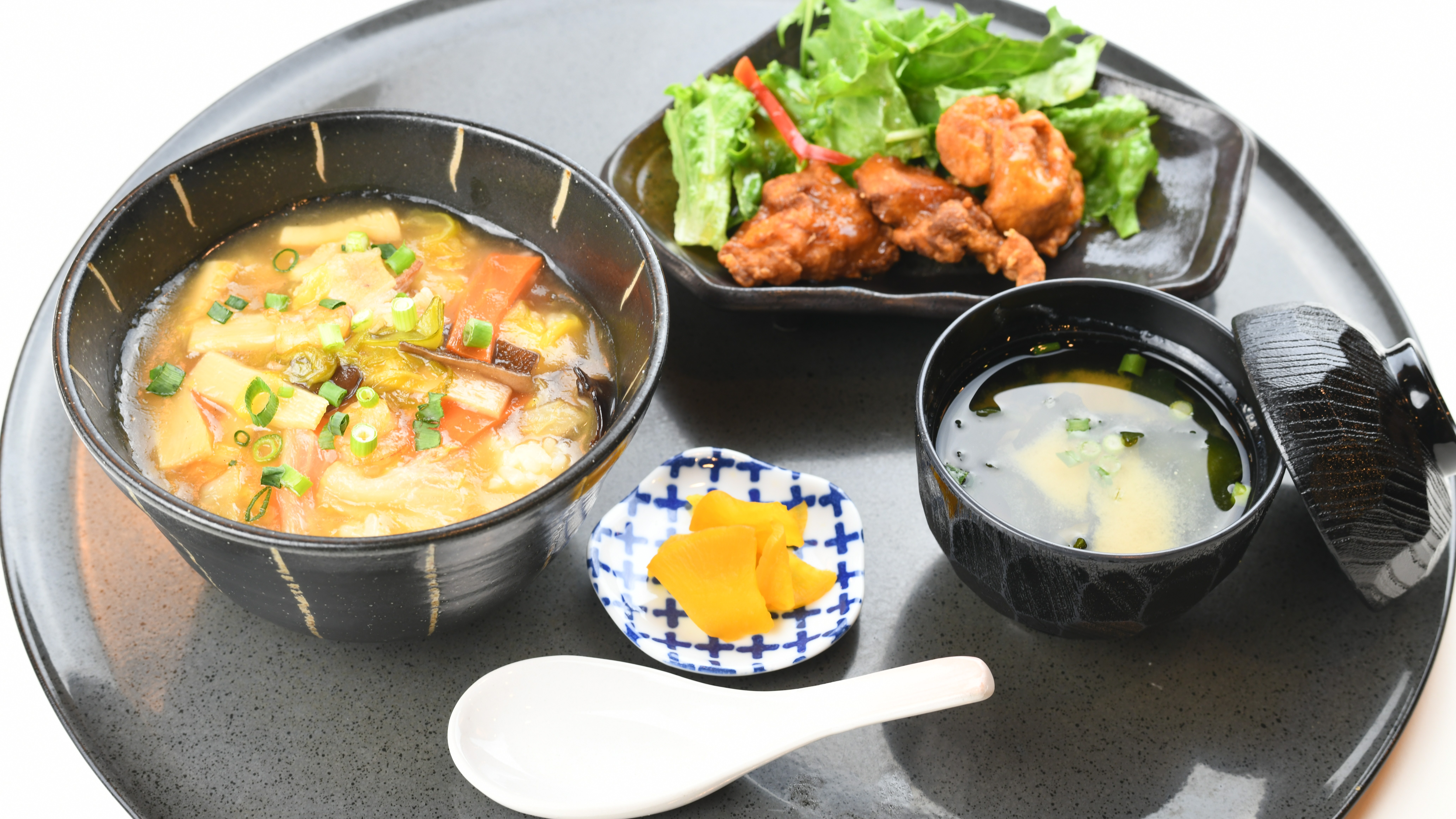 □夕食付プラン□嬉しい唐揚げ付の中華丼定食