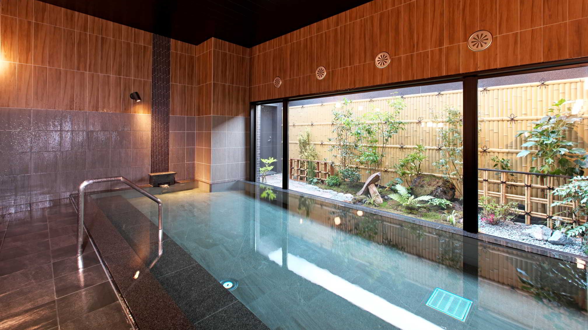 ◆男性大浴場◆てすり付きで高齢の方や小さなお子様が入る時も安心