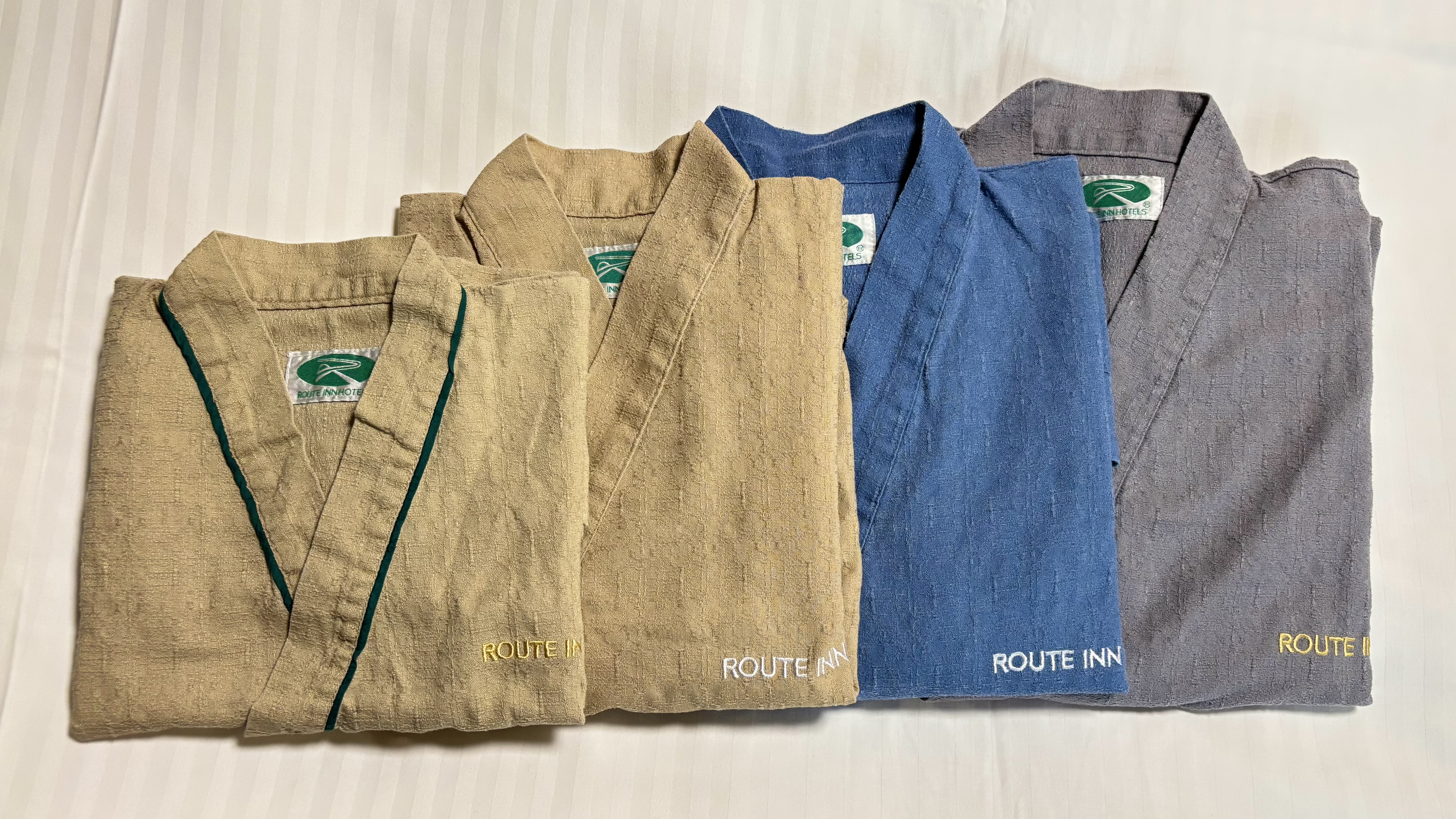 甚平はお子様サイズから特大まで4種類。サイズ変更はフロントへお声がけくださいませ。