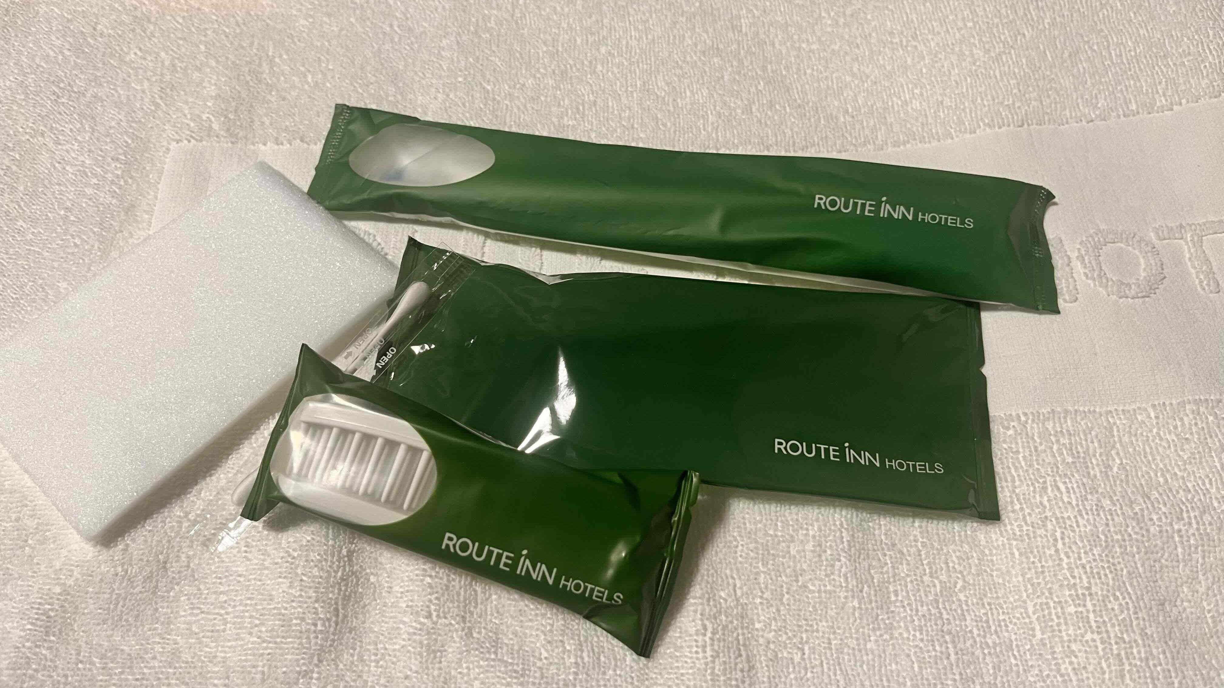 ◇本館客室アメニティ◇歯ブラシ、ブラシ、カミソリ、綿棒、ボディスポンジ