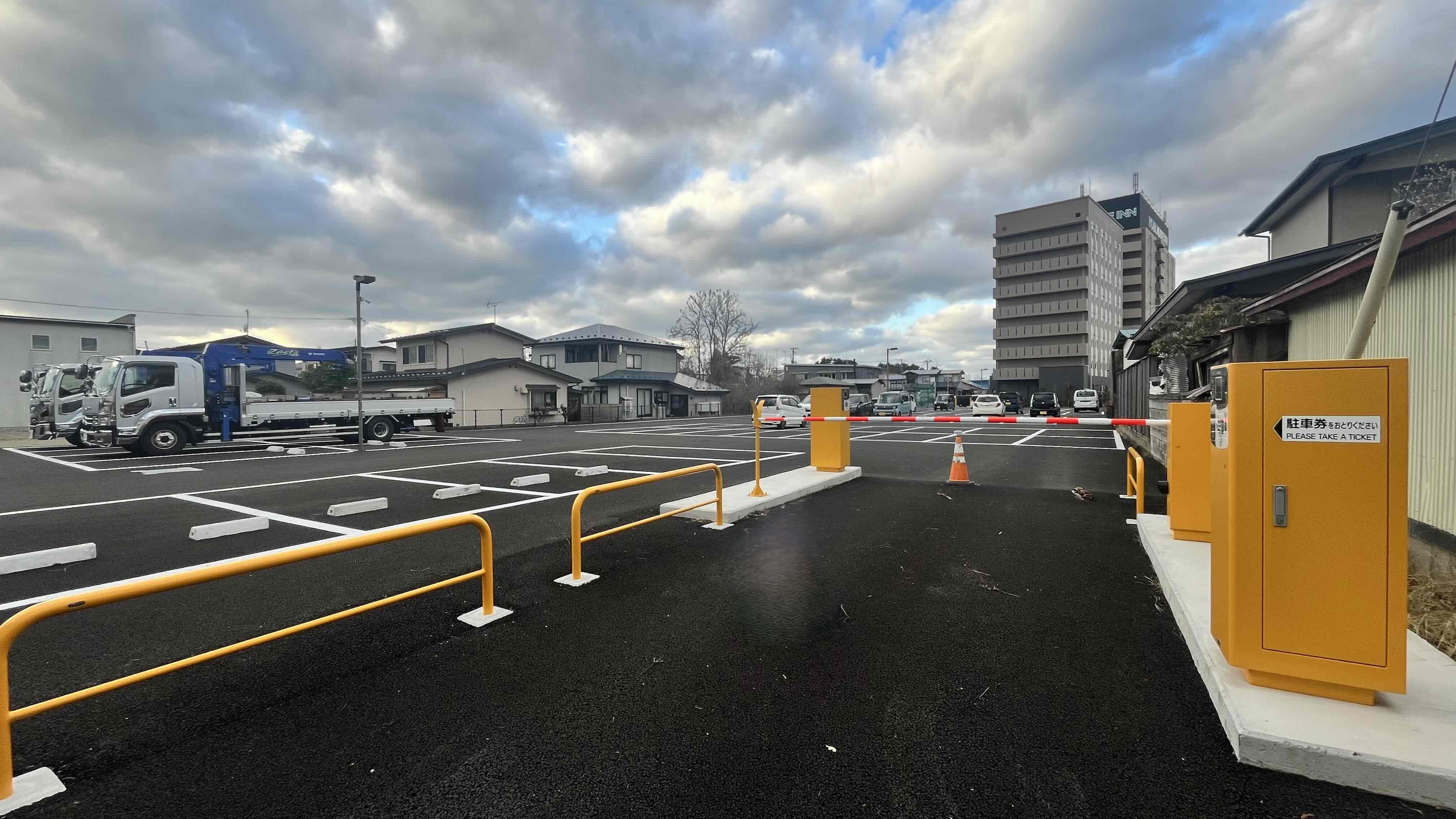 「西大瀬駐車場」道路側入り口から