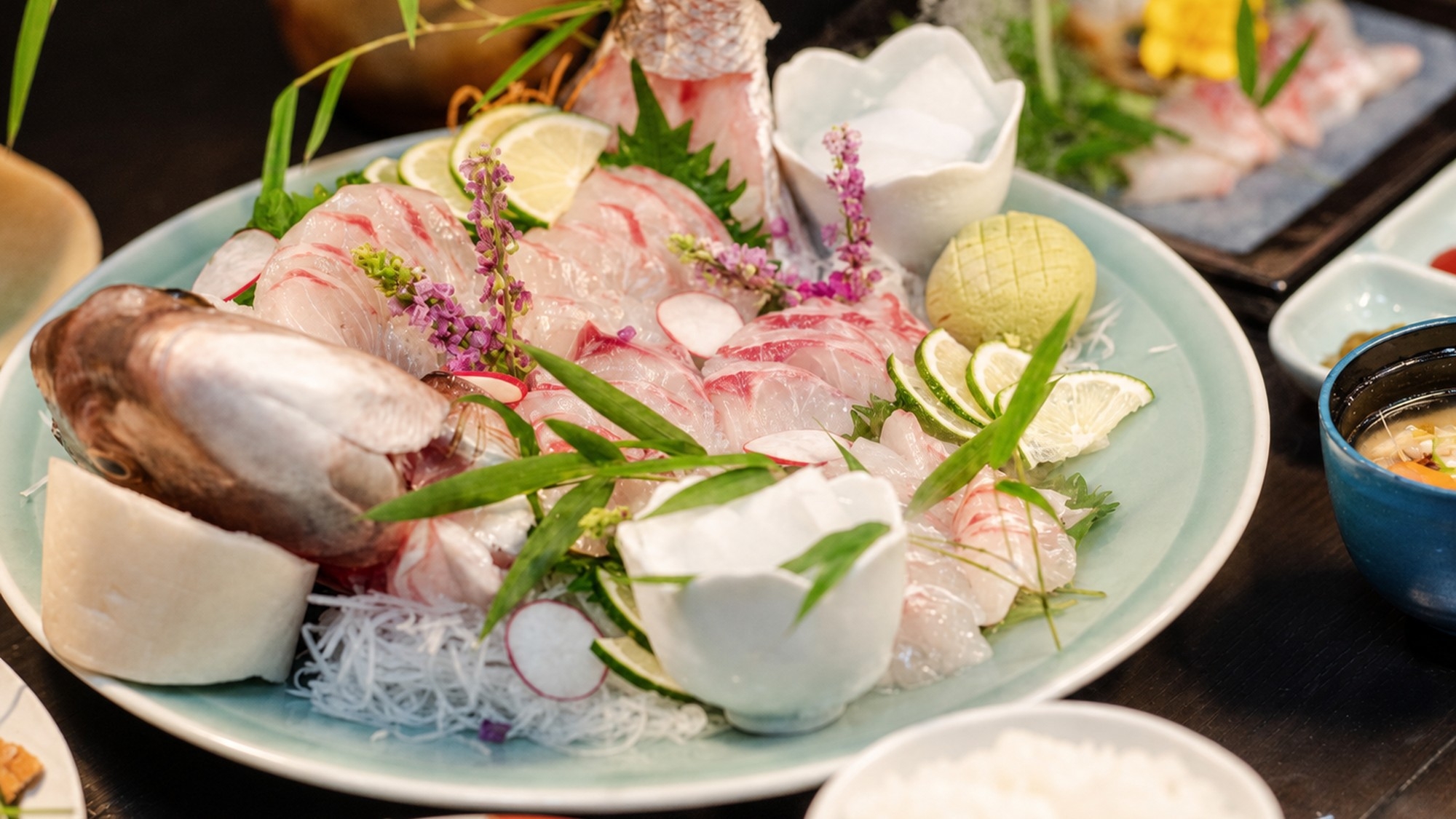 【二食付き】鯛づくし〜活け造り・煮付け・天ぷら・しゃぶしゃぶ＆かけ流しの温泉