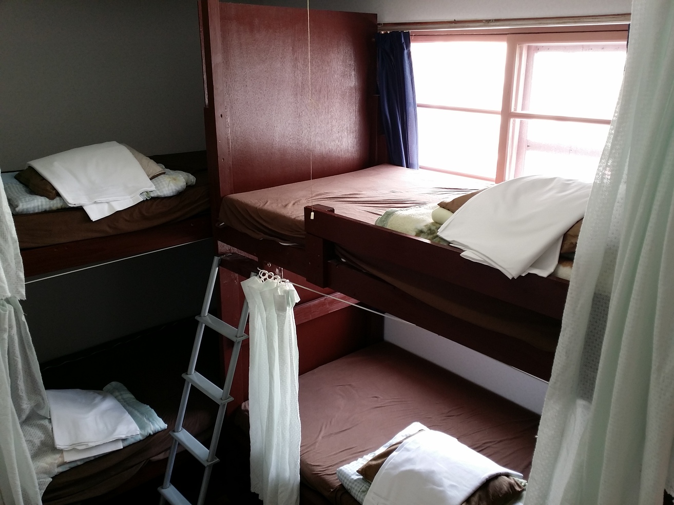 《格安》女性ドミトリー お部屋にトイレ、シャワー，wifi付