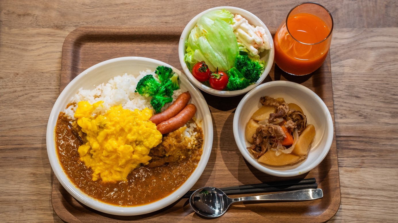 【朝食付】オリジナルスパイスカレーとハーフビュッフェ！【エコ清掃】