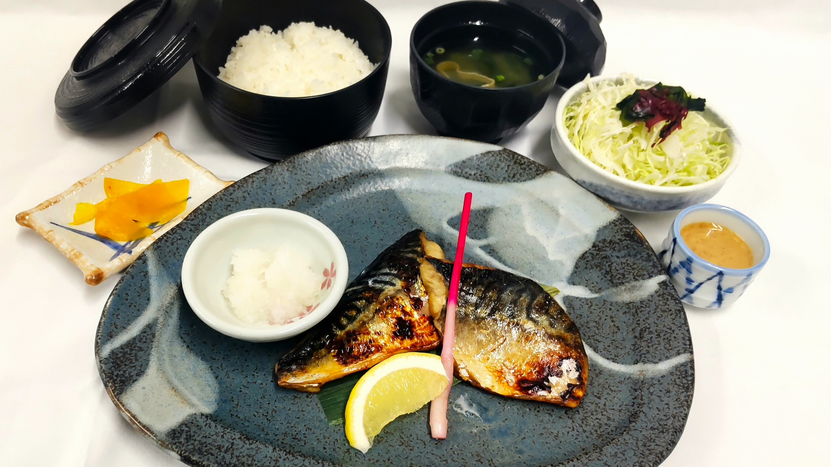 夕食処『花々亭』　選べる二食付きプラン　～香ばしく焼き上げた、さば塩焼き定食～