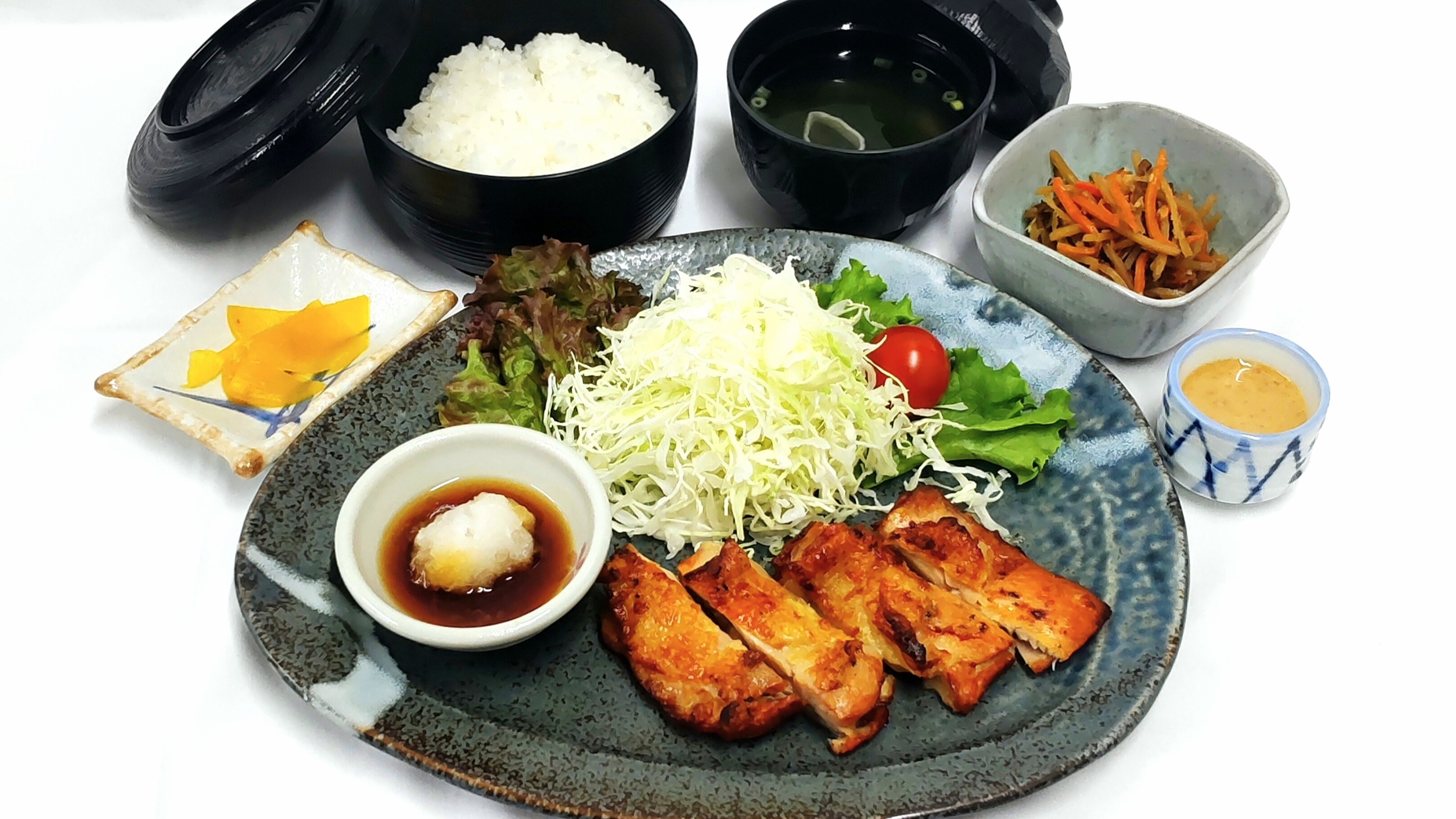 夕食処『花々亭』　選べる二食付きプラン　～大根おろしでさっぱり味わう、和風おろしチキン定食～