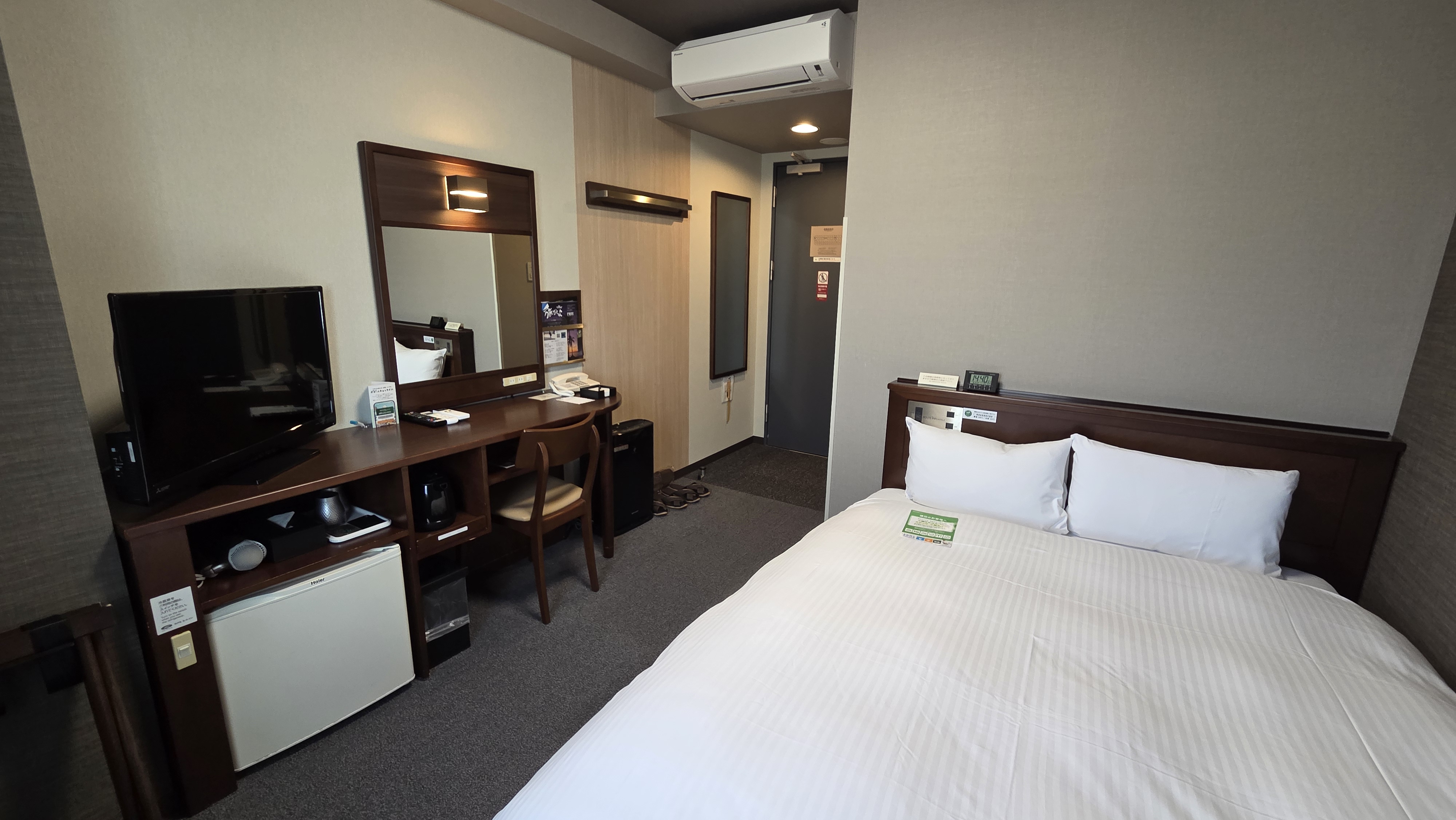 ◆セミダブルルーム◆　140cm幅ベッド●12㎡