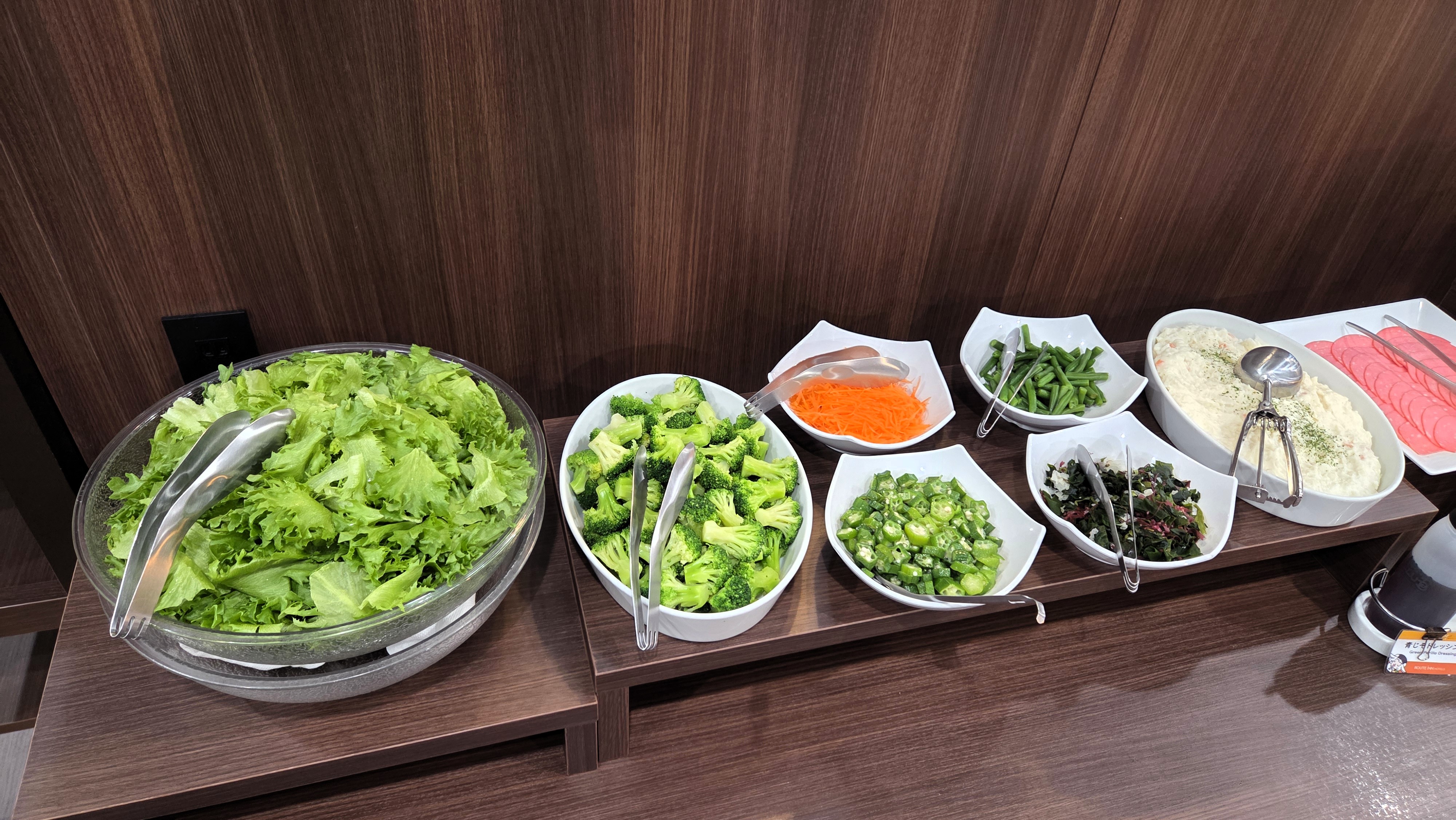 ◆朝食会場　サラダコーナー◆