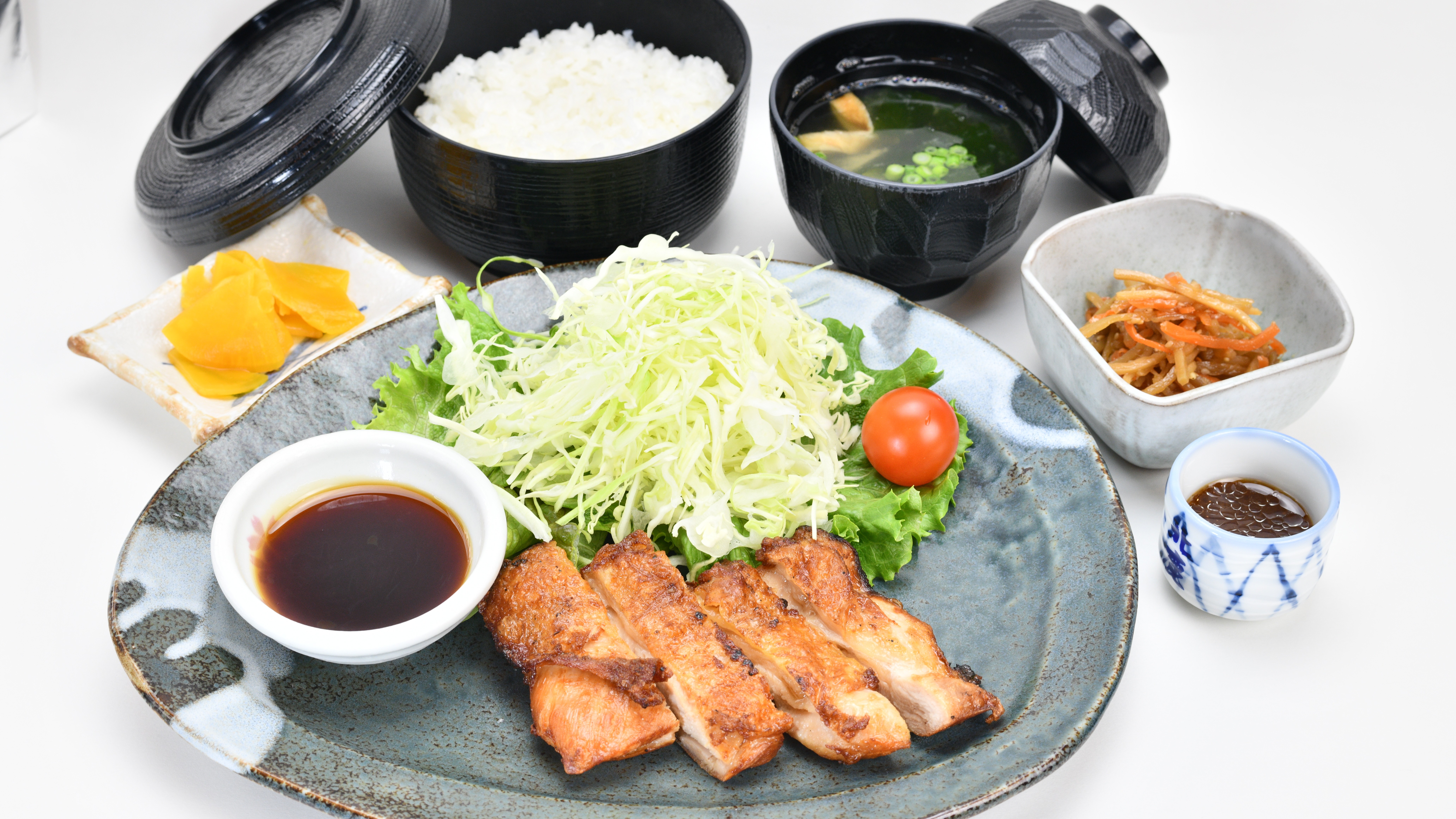 夕食処『花々亭』　選べる二食付きプラン　～香ばしさが食欲をそそる、てりやきチキン定食～