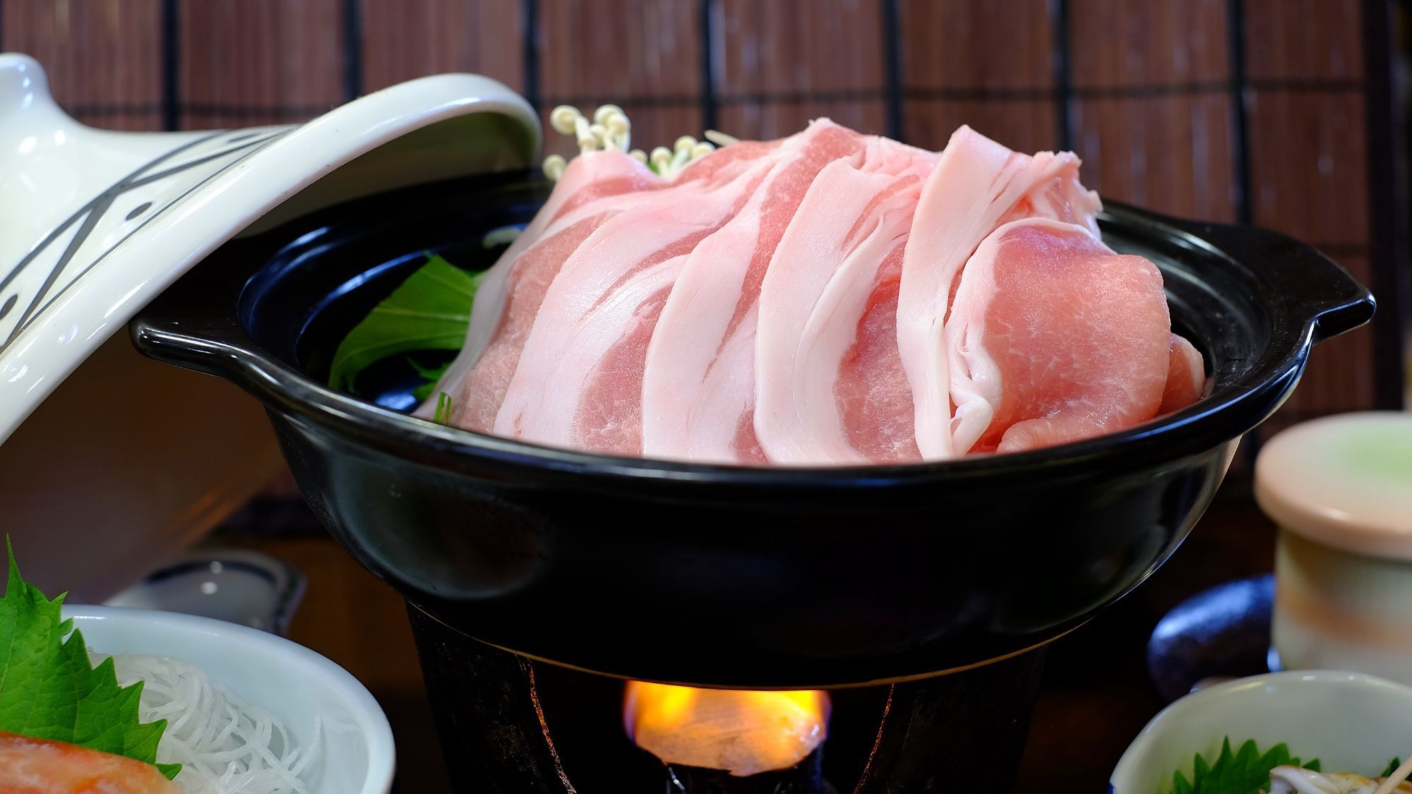 ヘルシー★【上州麦豚タジン蒸し】旬菜たっぷりの夕食はお部屋で＆貸切露天30分サービス♪