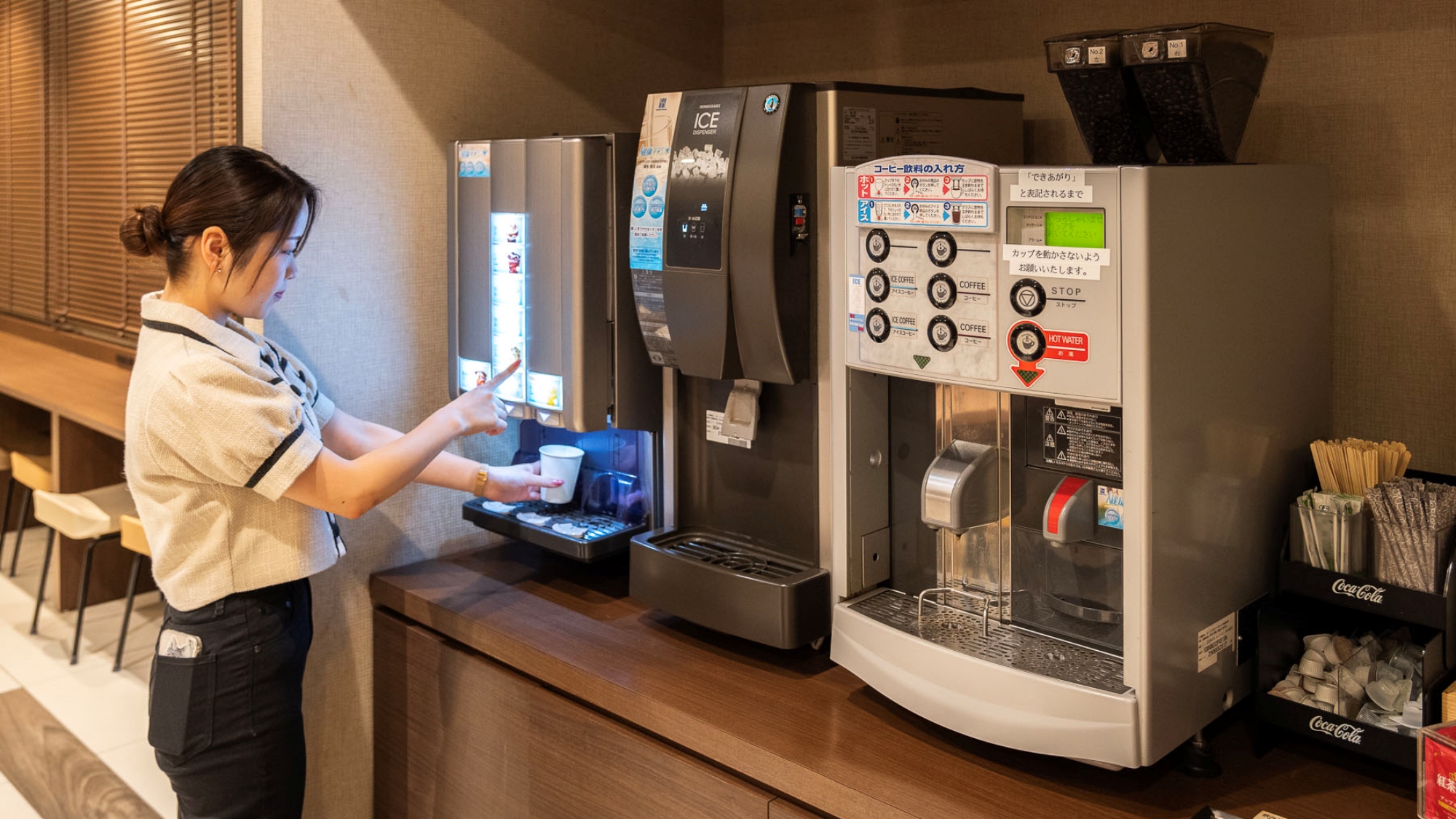 挽きたてコーヒーなど豊富なドリンクバー※写真はイメージです