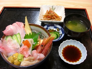 割烹しが★海鮮丼