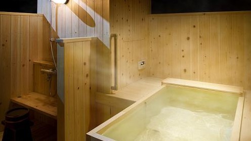 【露天風呂付客室】露天風呂タイプは陶器、磁器、檜の３種ございます（選択不可）