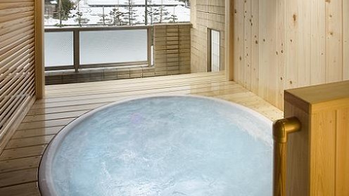 【露天風呂付客室】露天風呂タイプは陶器、磁器、檜の３種ございます（選択不可）