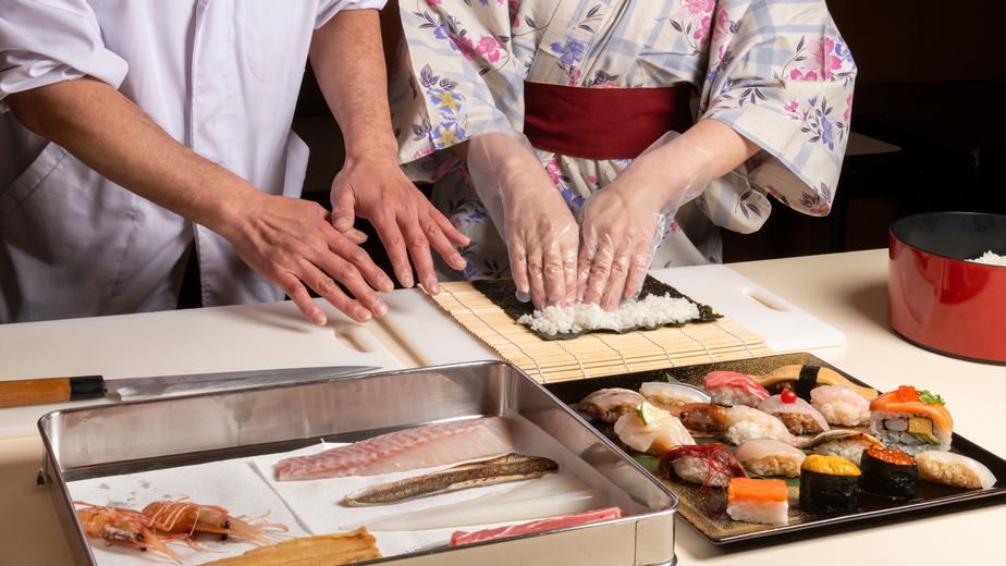 【寿司づくり体験あり】富山湾のきときと鮮魚の握り寿司が16貫もついた「特選寿司会席」