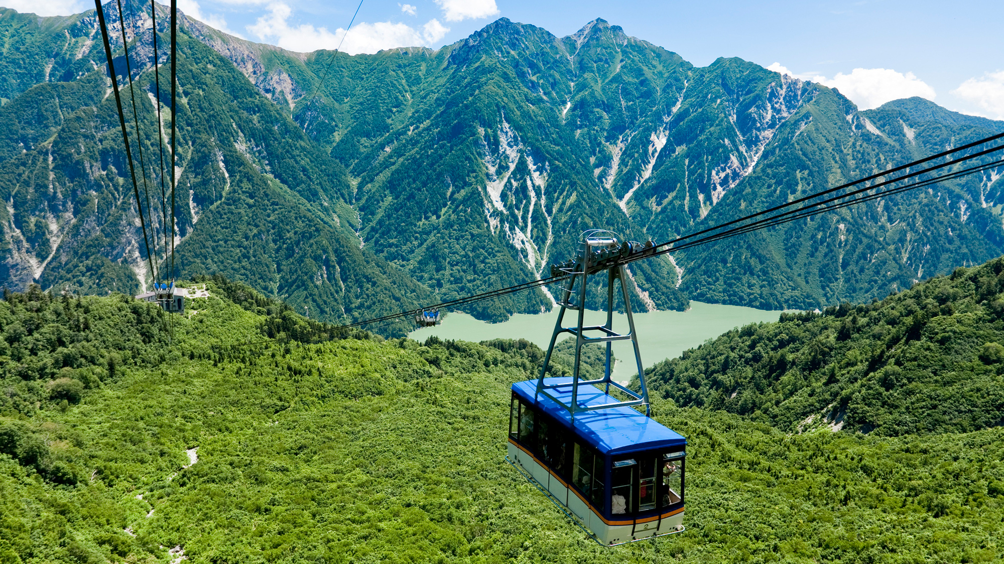 【立山黒部アルペンルート　大観峰】大自然のパノラマ！黒部湖や後立山連峰の絶景を見下ろすことができます