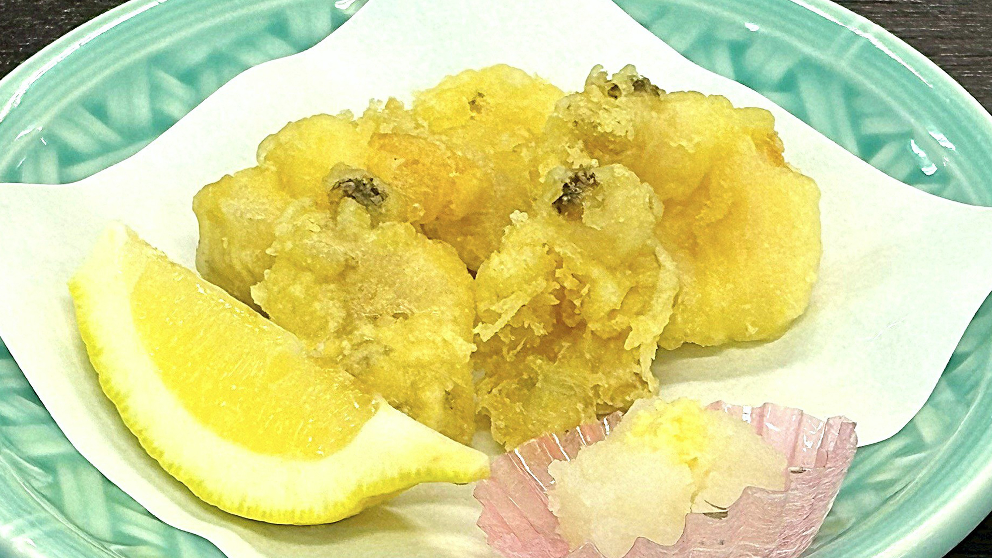 【通年　別注文　アワビ　天ぷら】衣の中に凝縮された旨味とコリコリとした歯ごたえが楽しめます