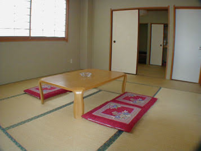 小さいタイプのお部屋から18名様で利用できるお部屋まで各種タイプがございます。