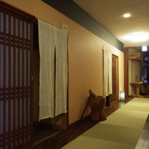 館内一例：廊下
