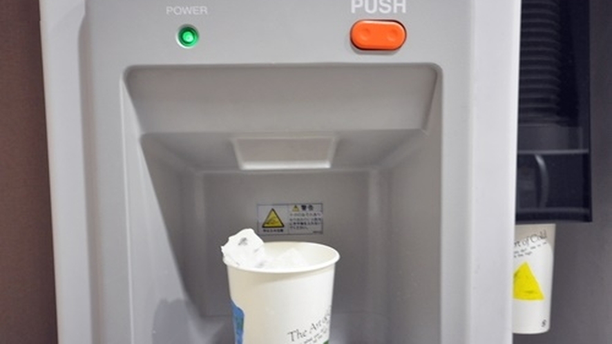 4･9F製氷機■お飲み物や食品の保冷など、ご自由にご利用ください♪