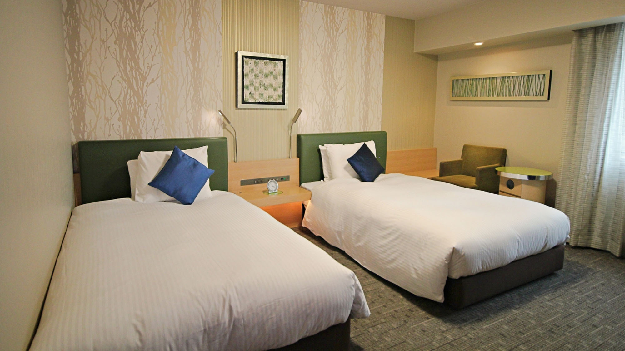 ［禁煙］ユニバーサルツイン【ベッド幅１２０cm・２台】