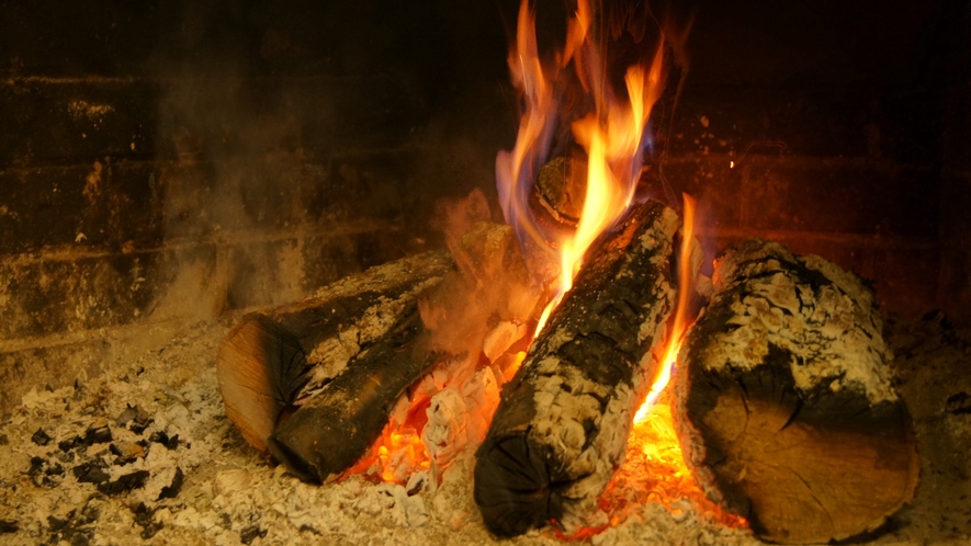 暖炉の火は人の心を癒します