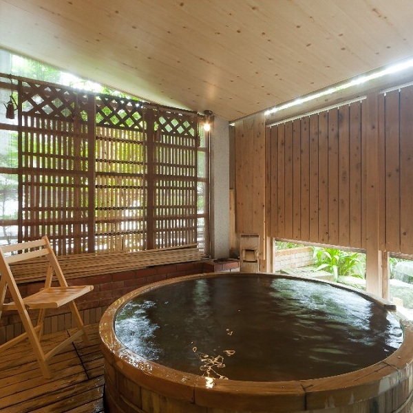 Open-air bath in "Kisshotei Special Room"