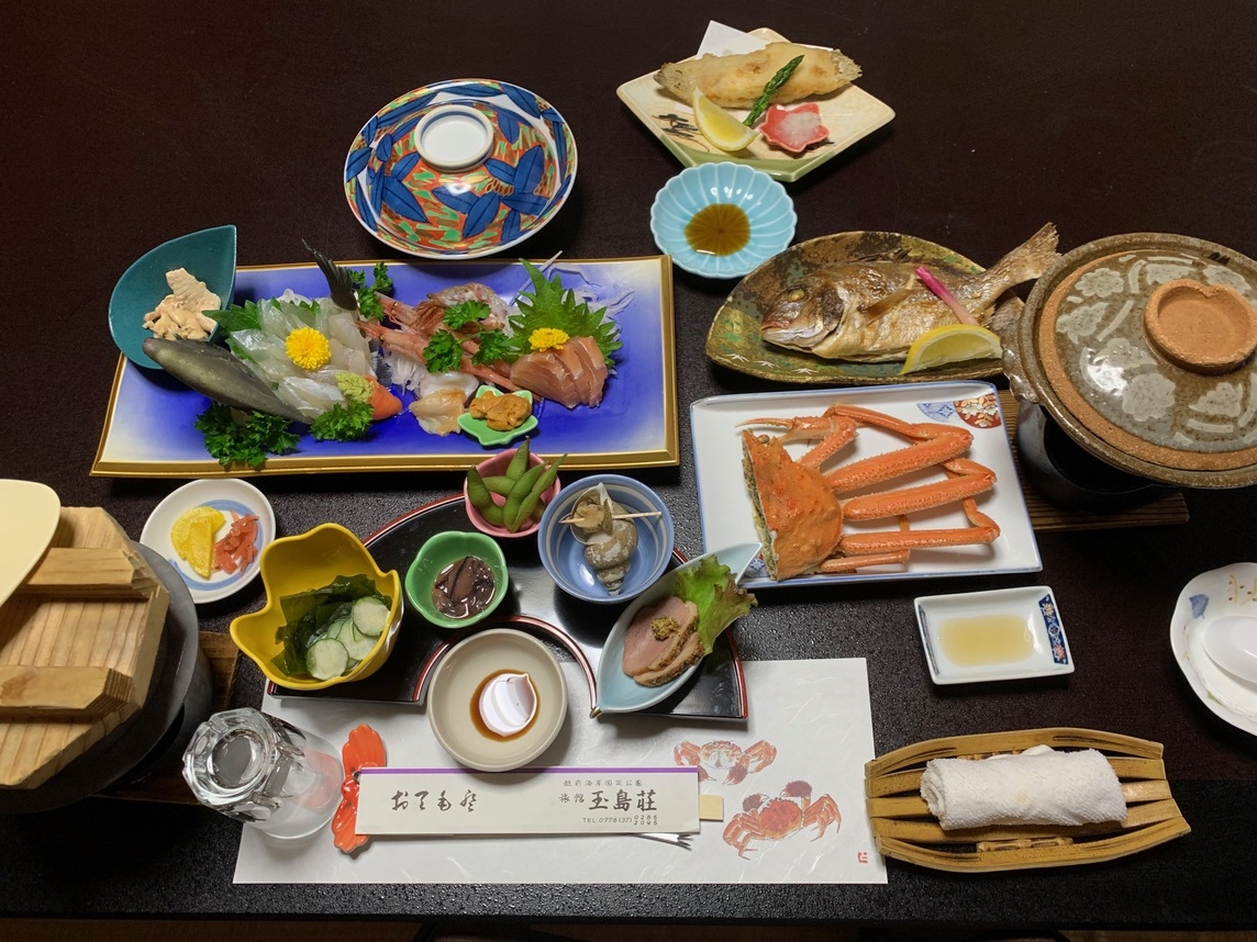 【土日も同額】海まで０分◆海鮮プラン◆ウニ・カニ・地魚・添い寝のお子様無料！